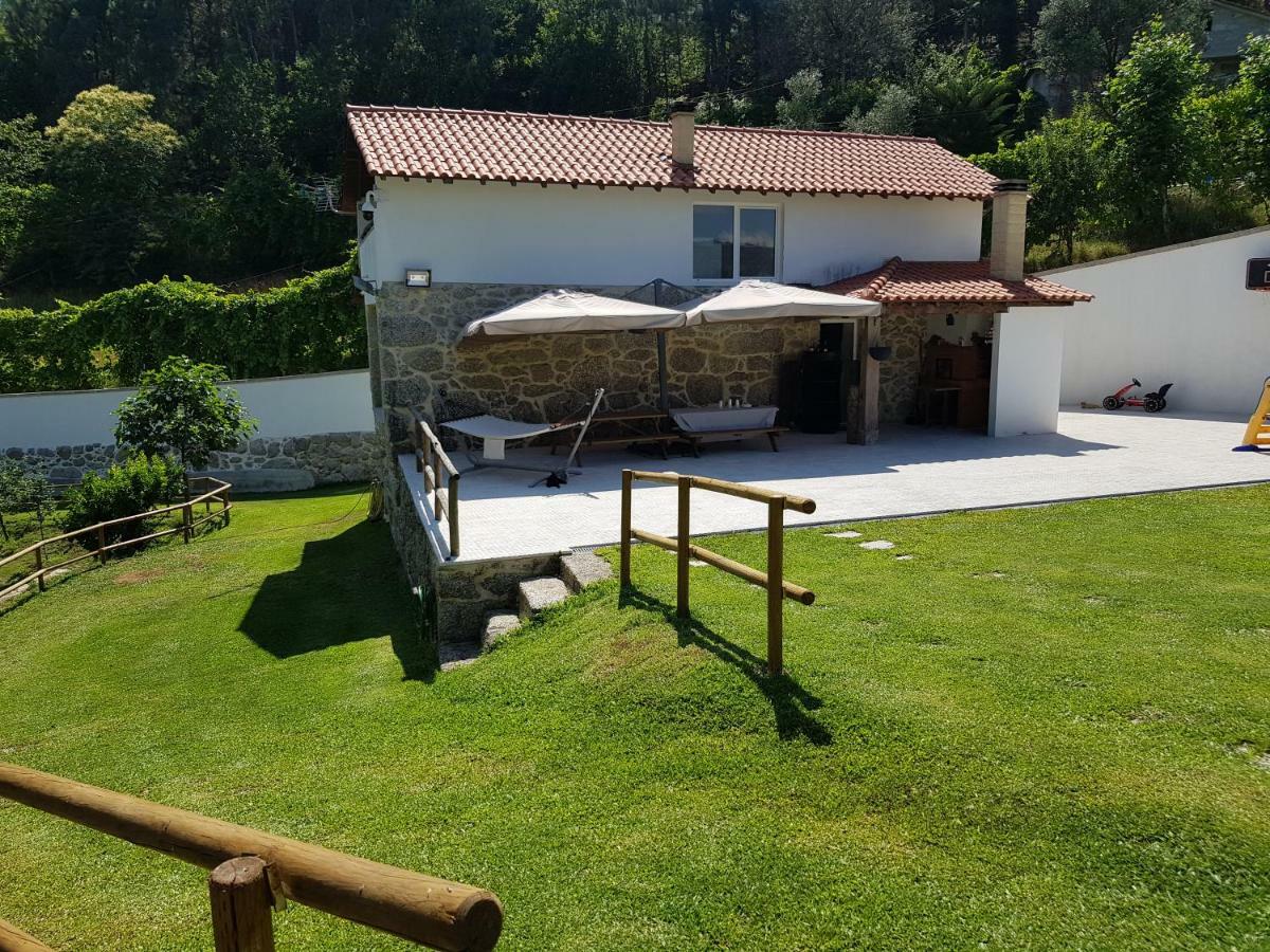 Quinta Da Tormenta -14 Pessoas- Cabeceiras De Basto 2 Casas E Piscina Privada Villa Eksteriør bilde